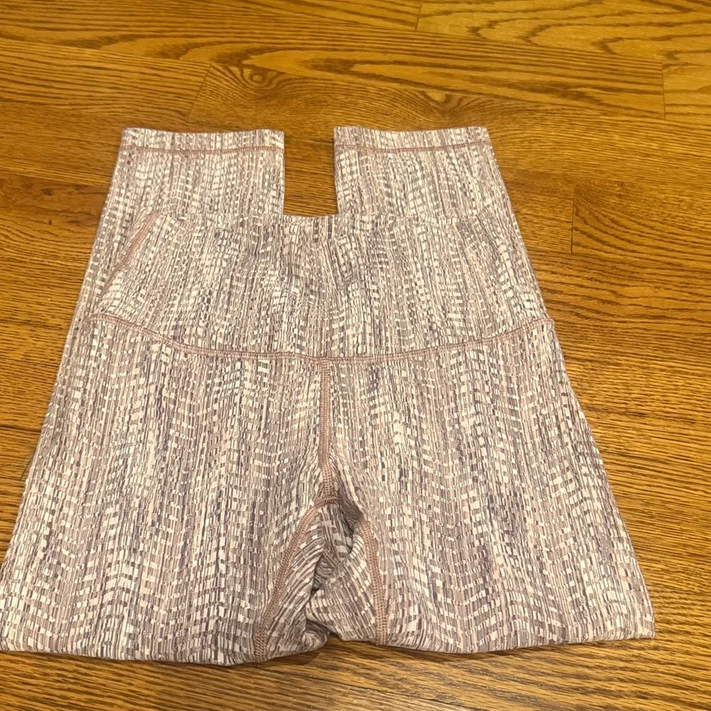 Lululemon Wunder Under HR 25” Arrow Jacquard Antique Bark Copper Coil | SIZE 4 - Picture 4 of 6